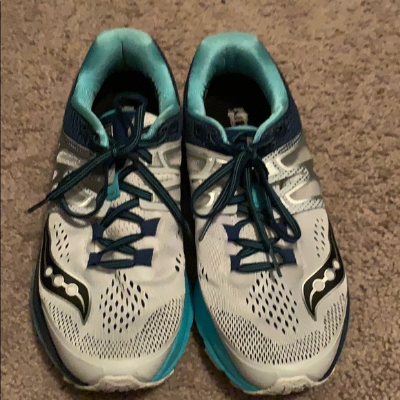 Saucony running shoes - Picture 2 of 4